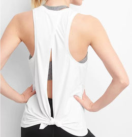 die Frauen, die Behälter passten laufen lassen lose, die Trägershirts Trägershirtfrauen laufen lassend